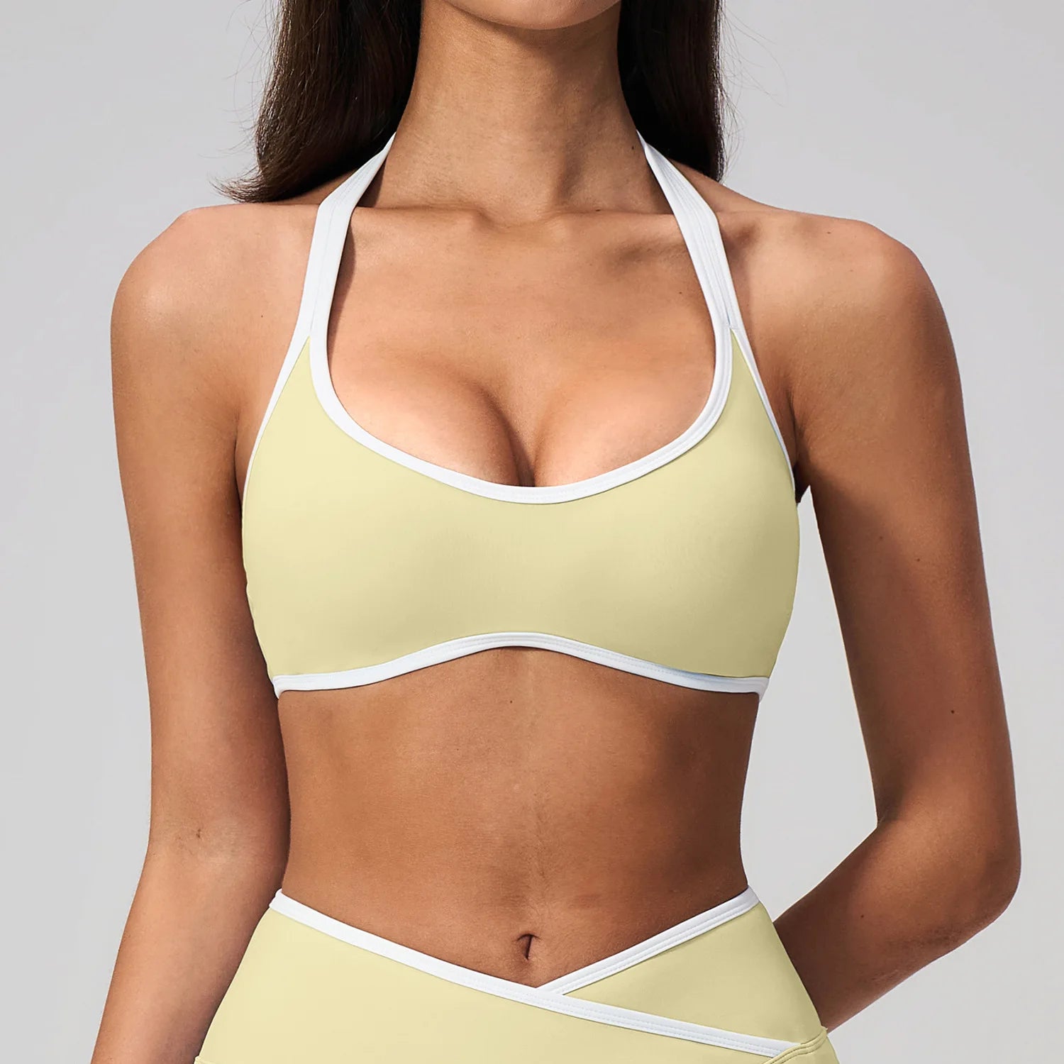 Yoga Bra Color Block Halter Sports Bra OEM Custom Logo Contrast Binding Open Back Wireless Padded Gym Crop Top