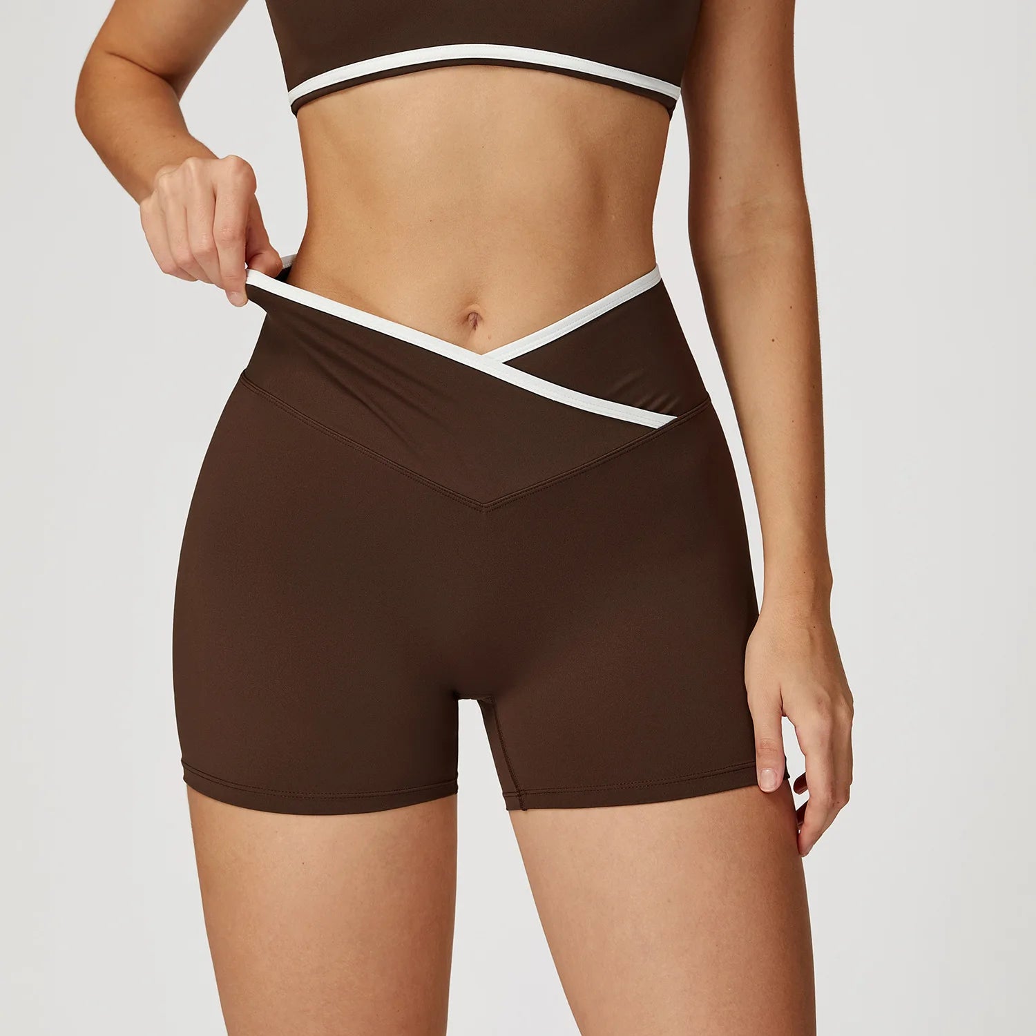 Crossover Waistband Yoga Shorts Contrast Binding High Waisted Biker Shorts Women Butt Lift Gym Workout Essentials Shorts