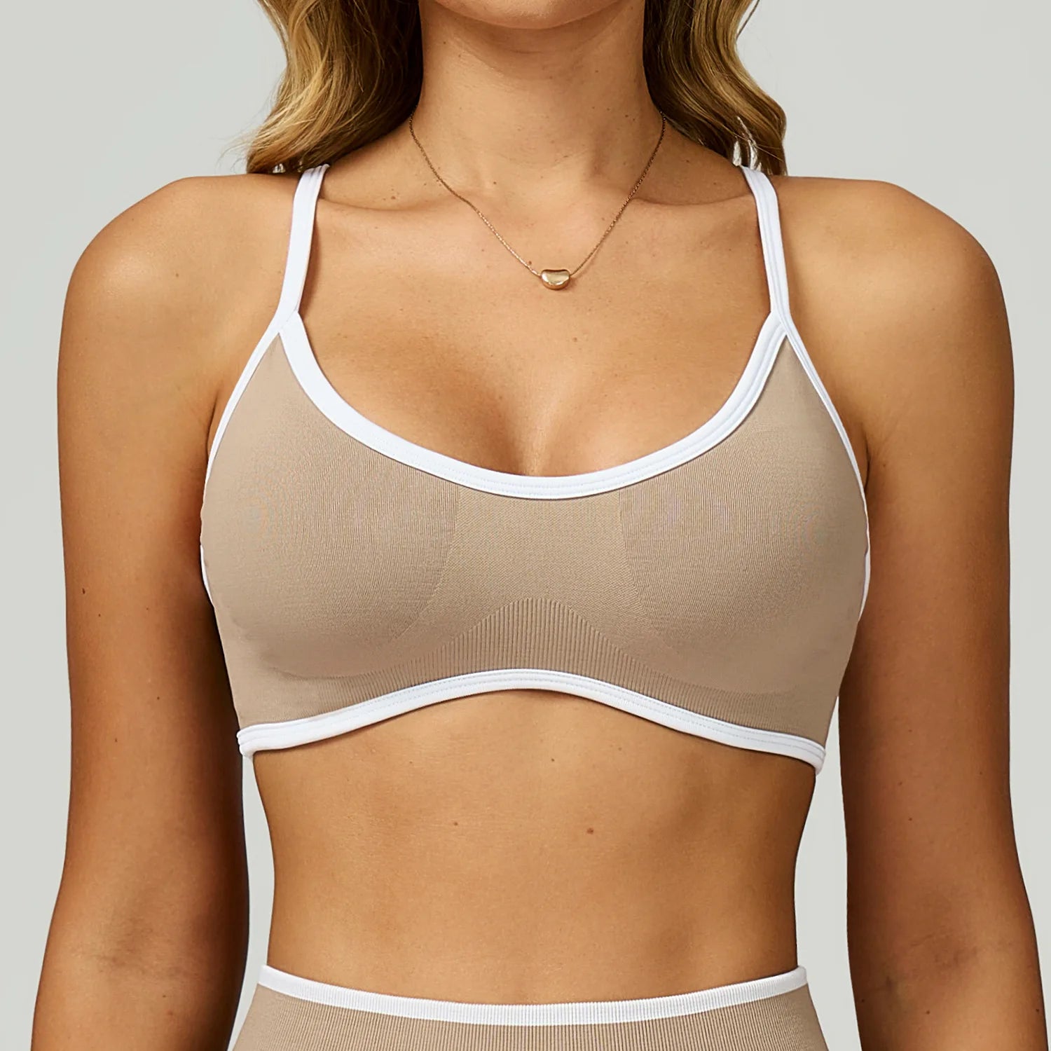 Women Contrast Binding Sports Bra Low U Back Gym Crop Top Removable Padded Adjustable Strap Yoga Bralette 11 Colors
