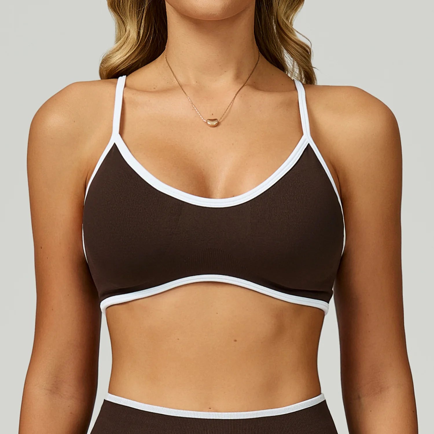 Women Contrast Binding Sports Bra Low U Back Gym Crop Top Removable Padded Adjustable Strap Yoga Bralette 11 Colors