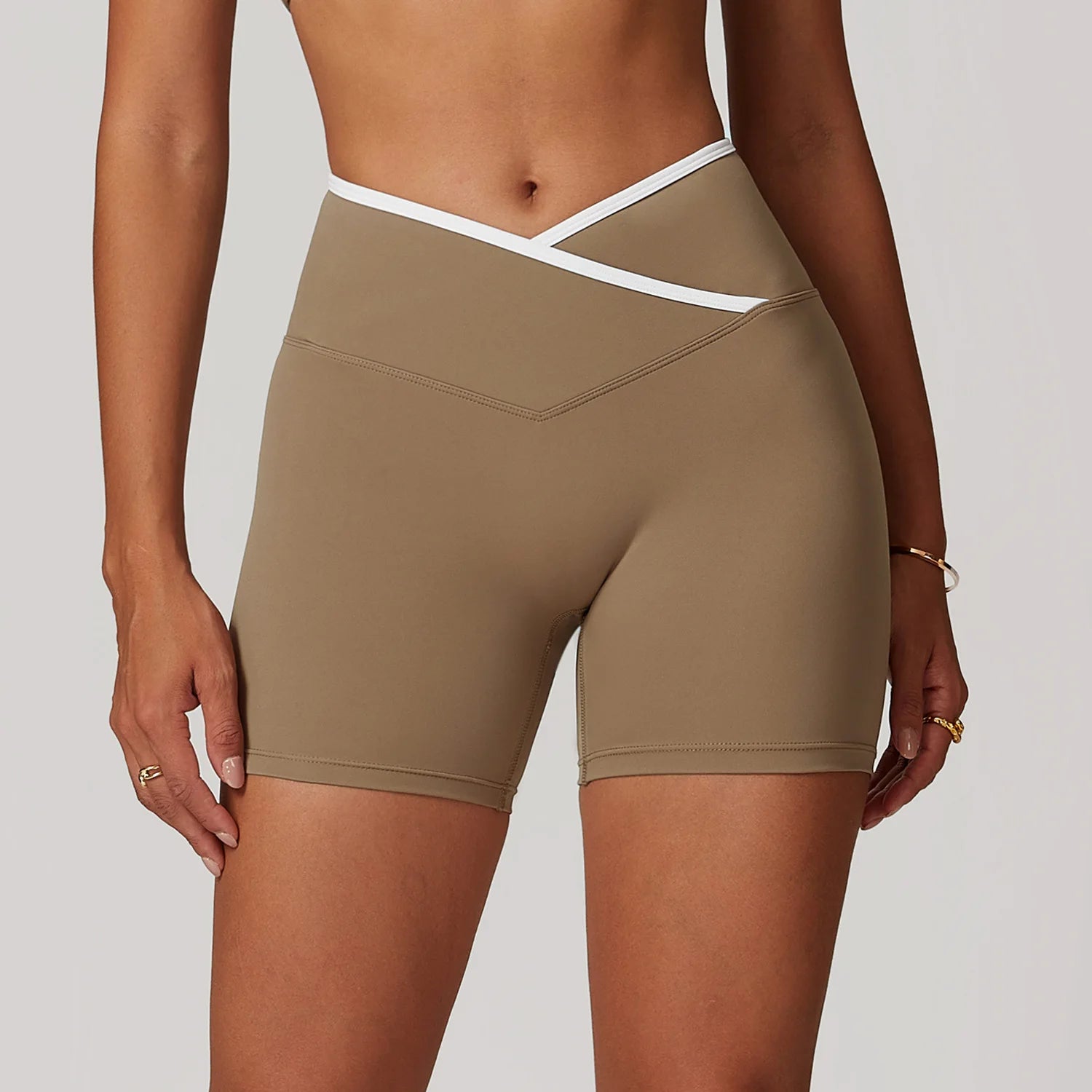Crossover Waistband Yoga Shorts Contrast Binding High Waisted Biker Shorts Women Butt Lift Gym Workout Essentials Shorts